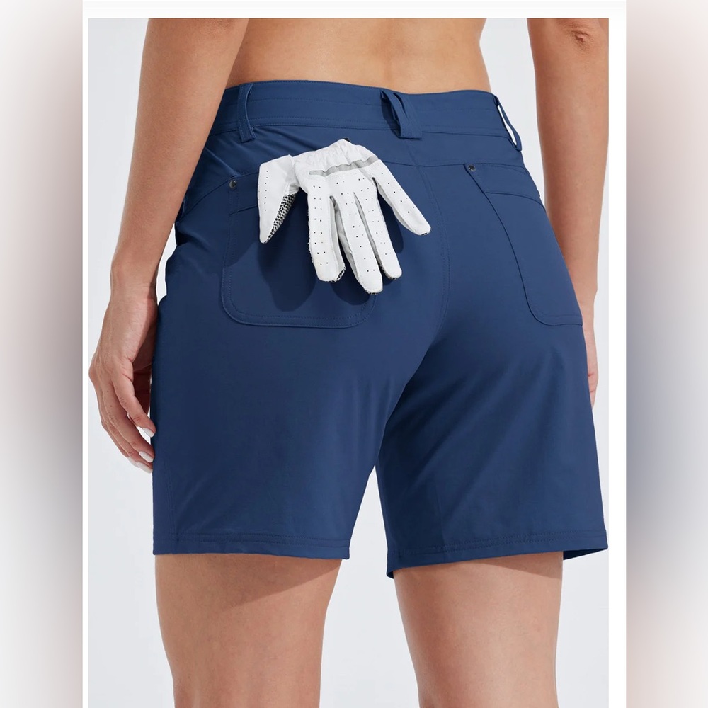 NWT Willit Women's Golf Shorts Size 4